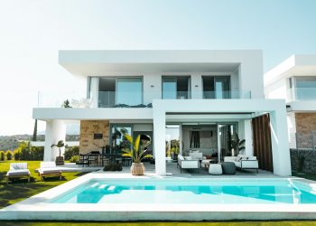 The World of Luxury Real Estate: An Overview